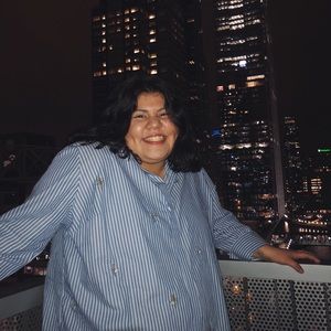 Meet your Posher, Iris